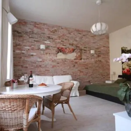Trendy Near Basilica With Ac Апартаменты